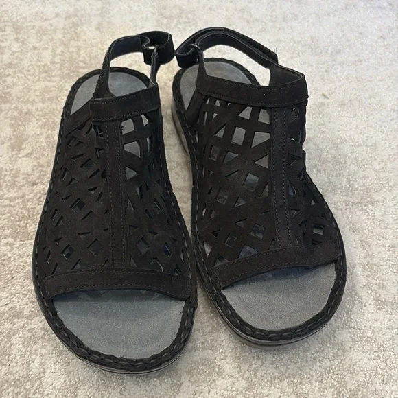 New women’s NAOT Amadora sandal - Picture 1 of 4